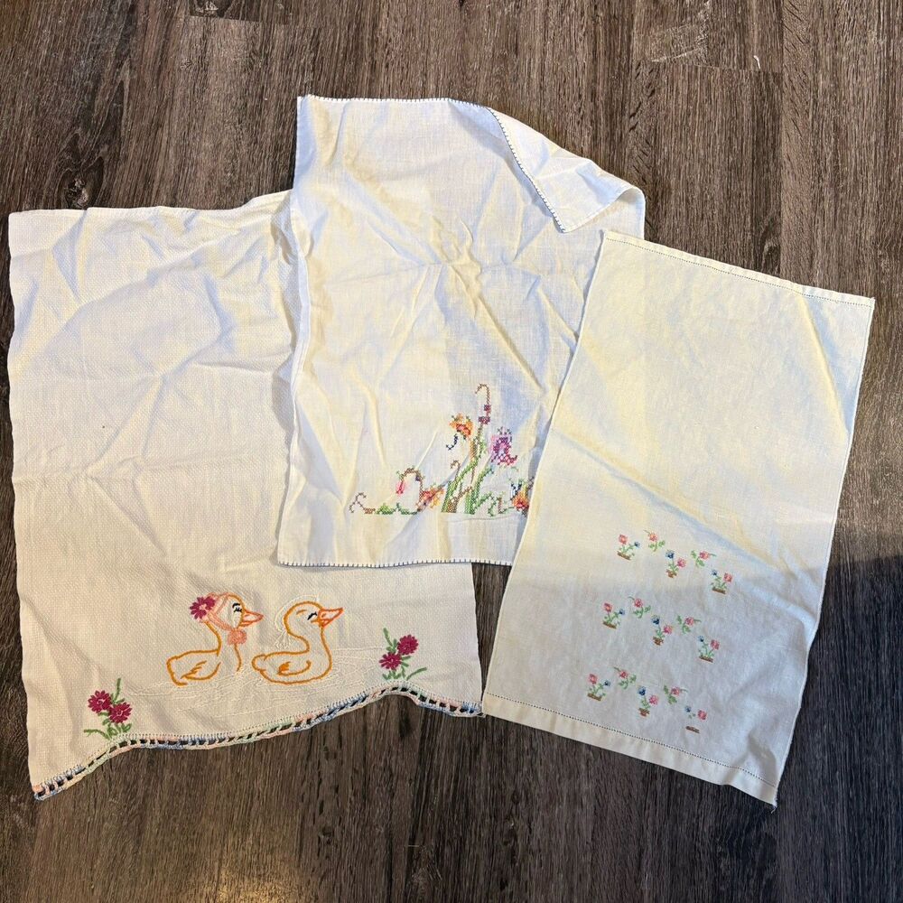 Embroidered Vtg Fingertip Finger Guest Hand Tea Towels (3) Cross Stitch Ducks